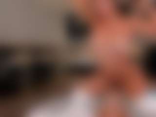 Live cam show with renatareyes - Oil on Free Soda