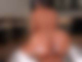 Live cam show with renatareyes - Brown Hair on xDating
