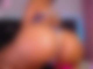 Live cam show with vannesahills - HD on Camsoda