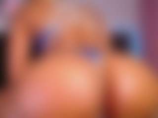 Live cam show with vannesahills - Black HD on Camsoda