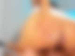 Live cam show with JessieMegan - Gamer Brown Hair on Camsoda