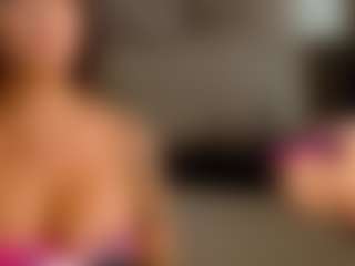 KIKI KLOUT MILF webcam performer live streaming