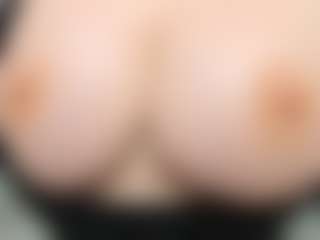 Live cam show with Deea - Blonde Hair on Uber Horny
