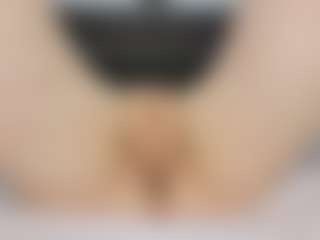 Live cam show with Deea - Blonde Hair on Cam Slut