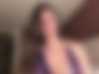Live cam show with Mel Gomez - Average on MyBangCams