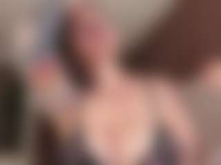 Live cam show with Mel Gomez - College Brown Hair on chickslive.net