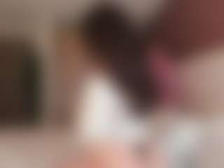 Live cam show with Mel Gomez - Brown Hair Toys on xheatlive.com