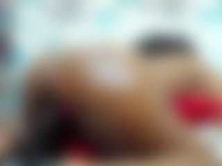 NahomyFox MILF webcam performer live streaming
