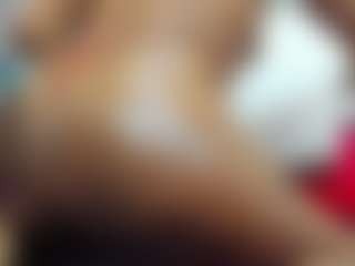 NahomyFox MILF webcam performer live streaming