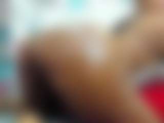 NahomyFox MILF webcam performer live streaming
