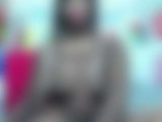 NahomyFox MILF webcam performer live streaming