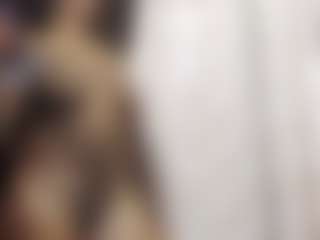 NahomyFox MILF webcam performer live streaming