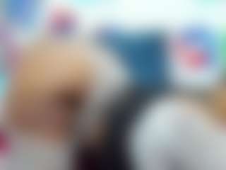 NahomyFox MILF webcam performer live streaming