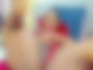 NahomyFox MILF webcam performer live streaming