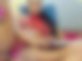 Performer in webcam MILF NahomyFox in streaming live