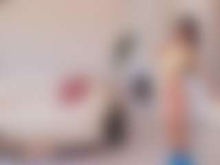 Live cam show with Laira Scott - Oil on CamwithHer
