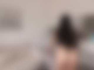 Live cam show with Laira Scott - Oil on StripNow