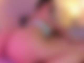 Live cam show with Antonella - Strip Teen (18+) on AdultVida.com