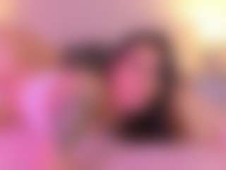 Live cam show with Antonella - Twerk on Fling VIP Chat