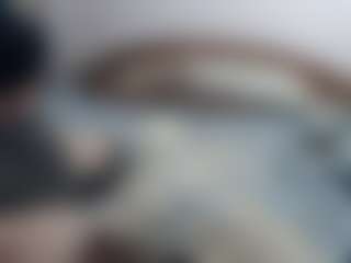 Live cam show with queentwerk - Bedroom Curvy on CamwithHer