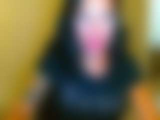 Live cam show with Tight Tiny MILF - Oil on Camsoda