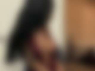 Seks show na żywo z Tight Tiny MILF