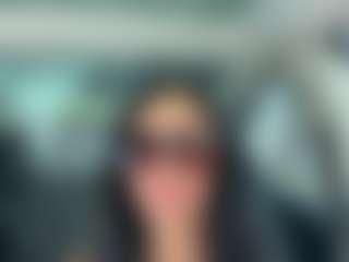 Live cam show with Tight Tiny MILF - Rubia on xxxlivecams.org