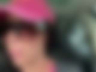 Live cam show with Tight Tiny MILF - Mobile MILF on xDating