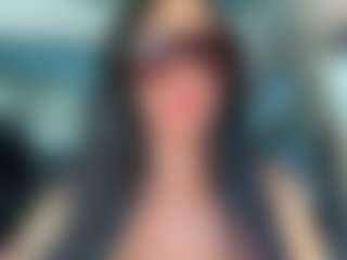 Tight Tiny MILF MILF webcam performer live streaming
