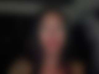 Tight Tiny MILF MILF webcam performer live streaming