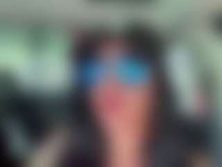 Seks show na żywo z Tight Tiny MILF