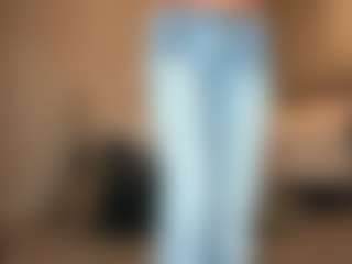 Live cam show with Tight Tiny MILF - Tease MILF on dropp.cam