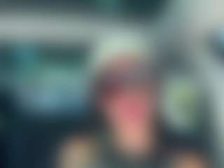 Tight Tiny MILF MILF webcam performer live streaming