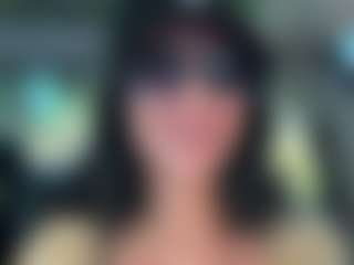 Live cam show with Tight Tiny MILF - Tongue on AdultVida.com
