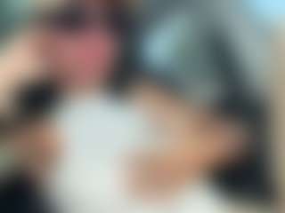 Live cam show with Tight Tiny MILF - Small on StripNow