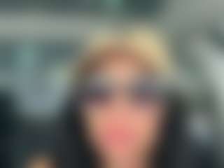 Live cam show with Tight Tiny MILF - Pantyoff on StripNow