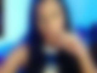 Live cam show with aslyandrea - Bedroom on live.xbliss.ai