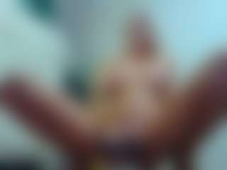 gigisquirter's Live Sex Cam Show
