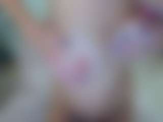 Live cam show with gigisquirter - Brown Hair on Milfs Live