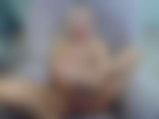 Live cam show with gigisquirter - Brown Hair on Gym Cam Girls