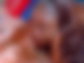 Live cam show with Vivian - Tittyfuck on makecum.org