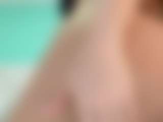 Live cam show with Penelope Laurent - Blonde Hair on StripNow