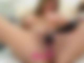 Live cam show with Penelope Laurent - Blonde Hair on liverealitysex.com