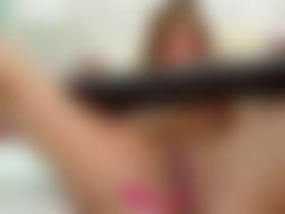Live cam show with Penelope Laurent - Blonde Hair Curvy on TeamSkeetLive