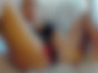 Live cam show with lovelyemma - Living Room on SquirtSoMuch
