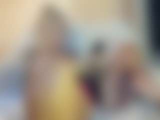 Live cam show with lovelyemma - Living Room on CamSodaAdn