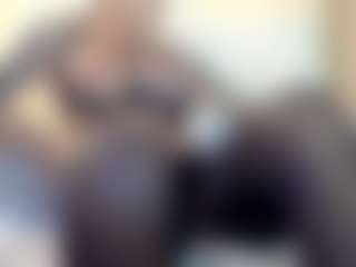 Live cam show with lovelyemma - Petite on WildCum