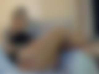 Live cam show with lovelyemma - Solo on CamClone