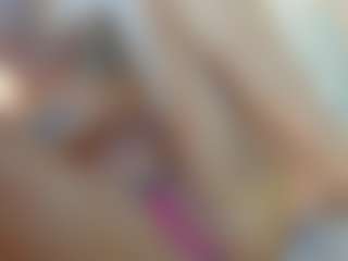 Live cam show with lovelyemma - Shaved Pussy Brown Hair on livesuperchat.net