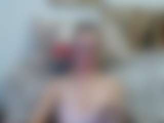 Live cam show with squirtyeleanor - Housewife on Camsoda